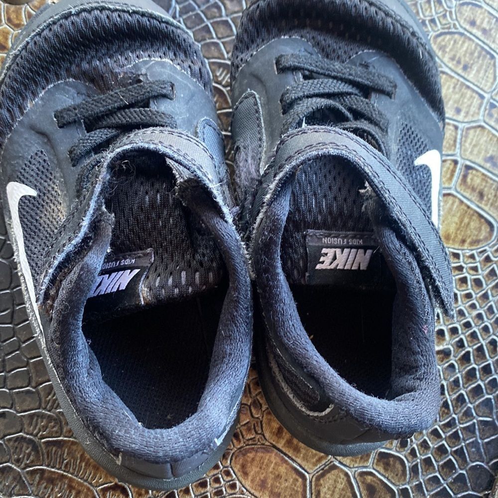 Nike Boys shoes black 8C - Picture 2 of 5